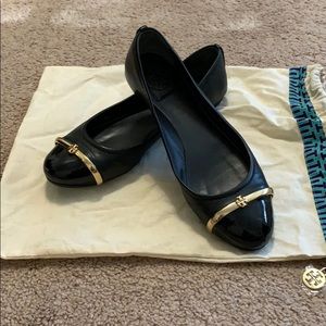 Tory Burch black patent leather toe flats